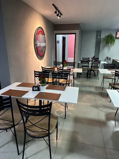 Salão interno do Éder Espetos Restaurante em Dourados MS